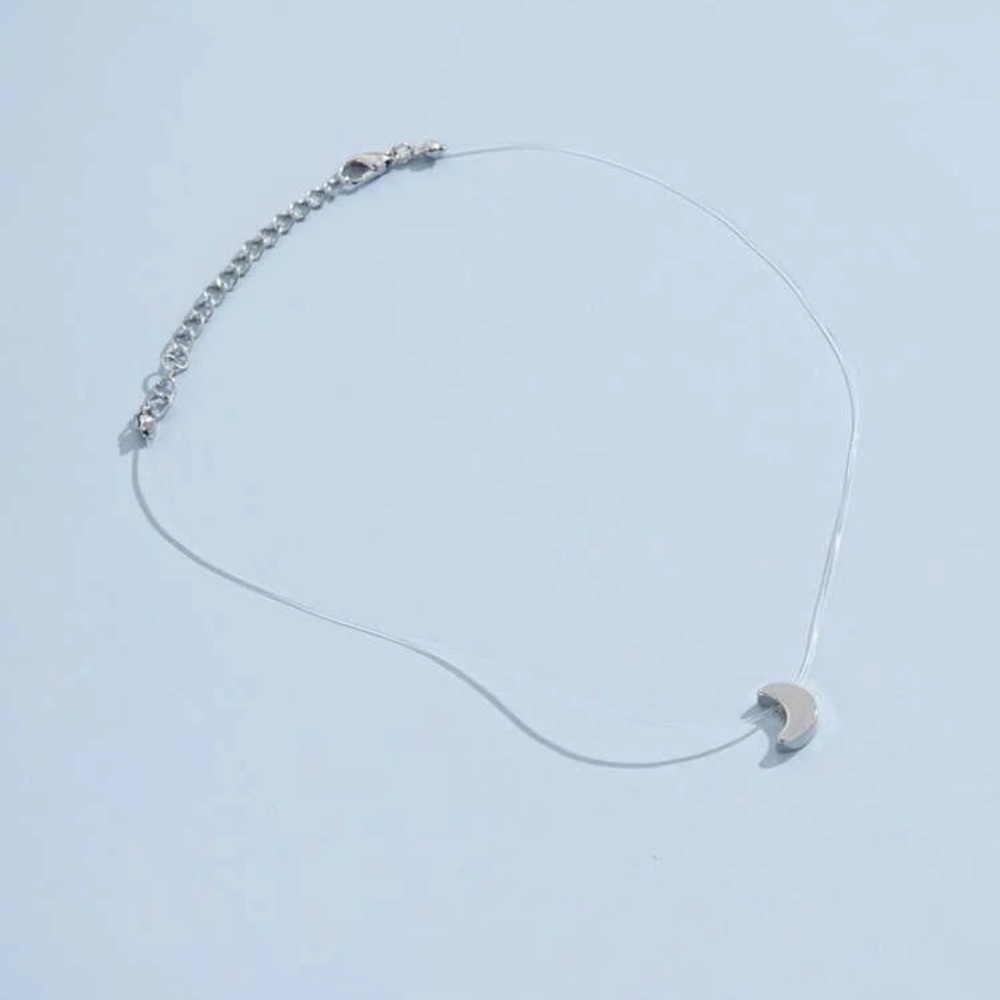🌙 Floating clear choker w/ crescent moon pendant - Picture 5 of 11